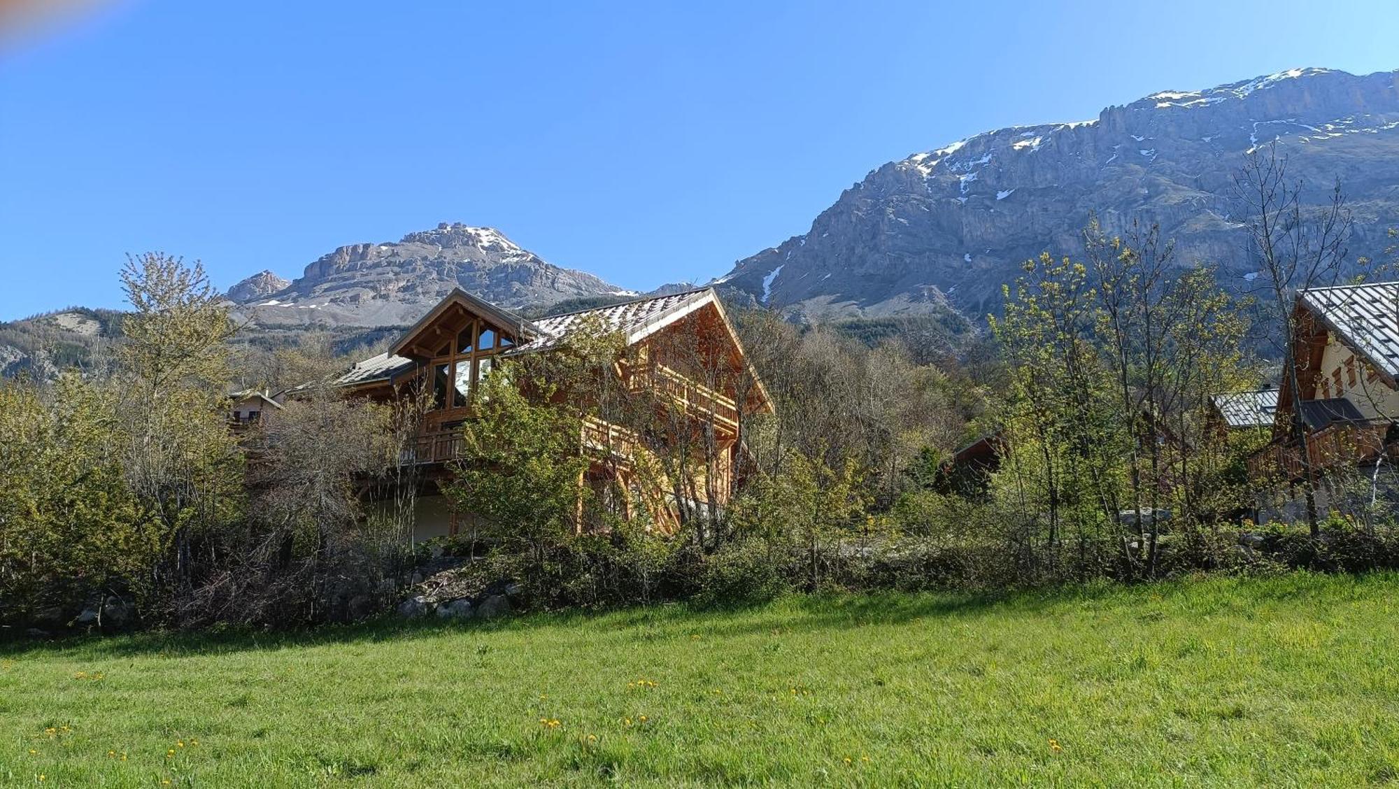 Les Cabris Bed and Breakfast Pelvoux Buitenkant foto
